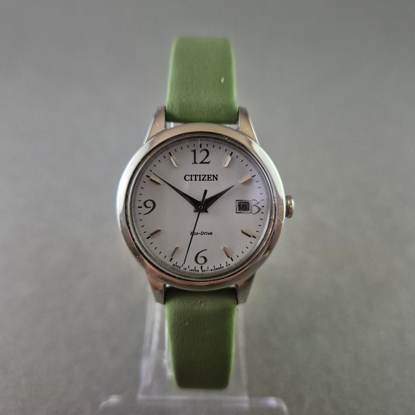 Citizen Damenarmbanduhr Eco-Drive – Frisches Design mit grünem Lederband