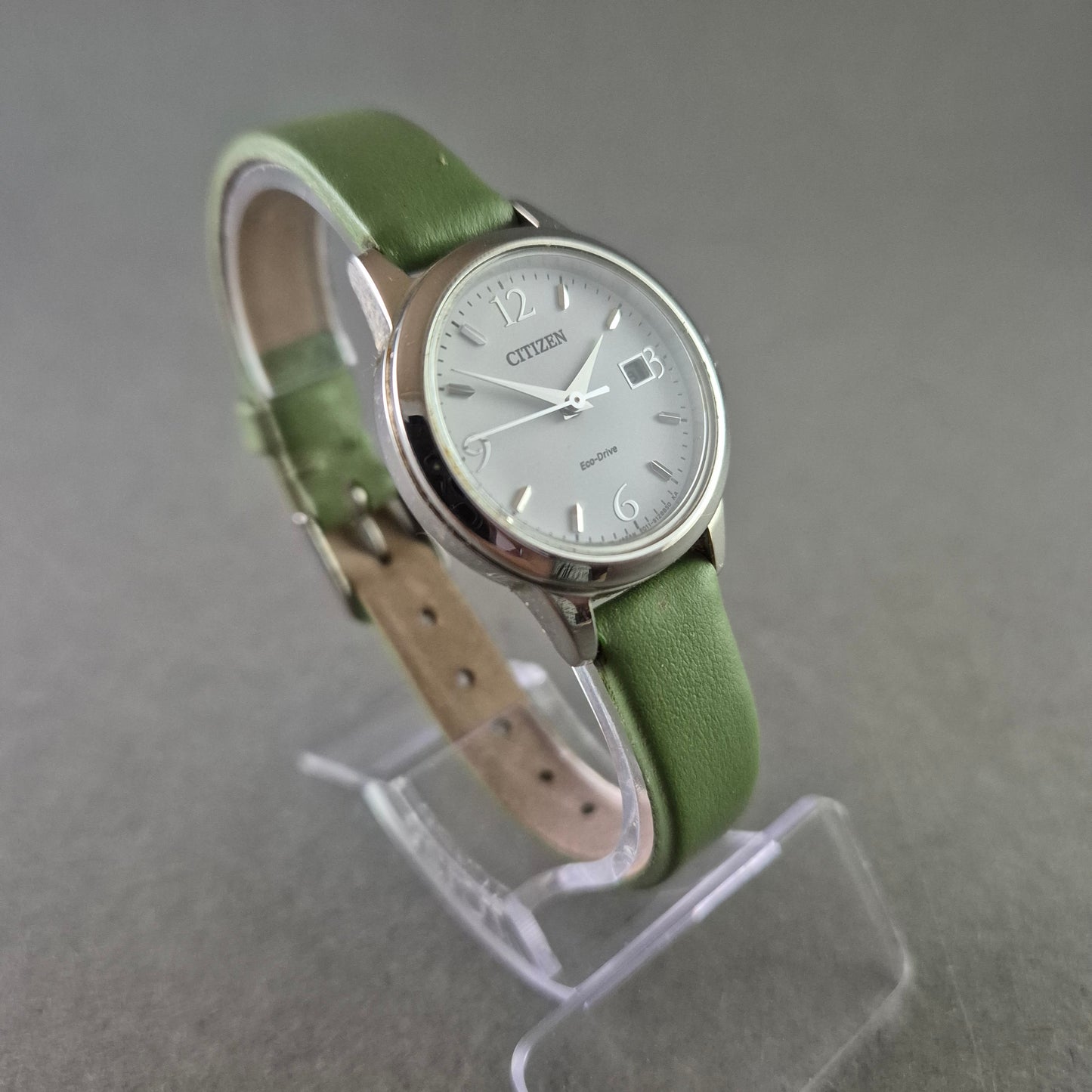 Citizen Damenarmbanduhr Eco-Drive – Frisches Design mit grünem Lederband