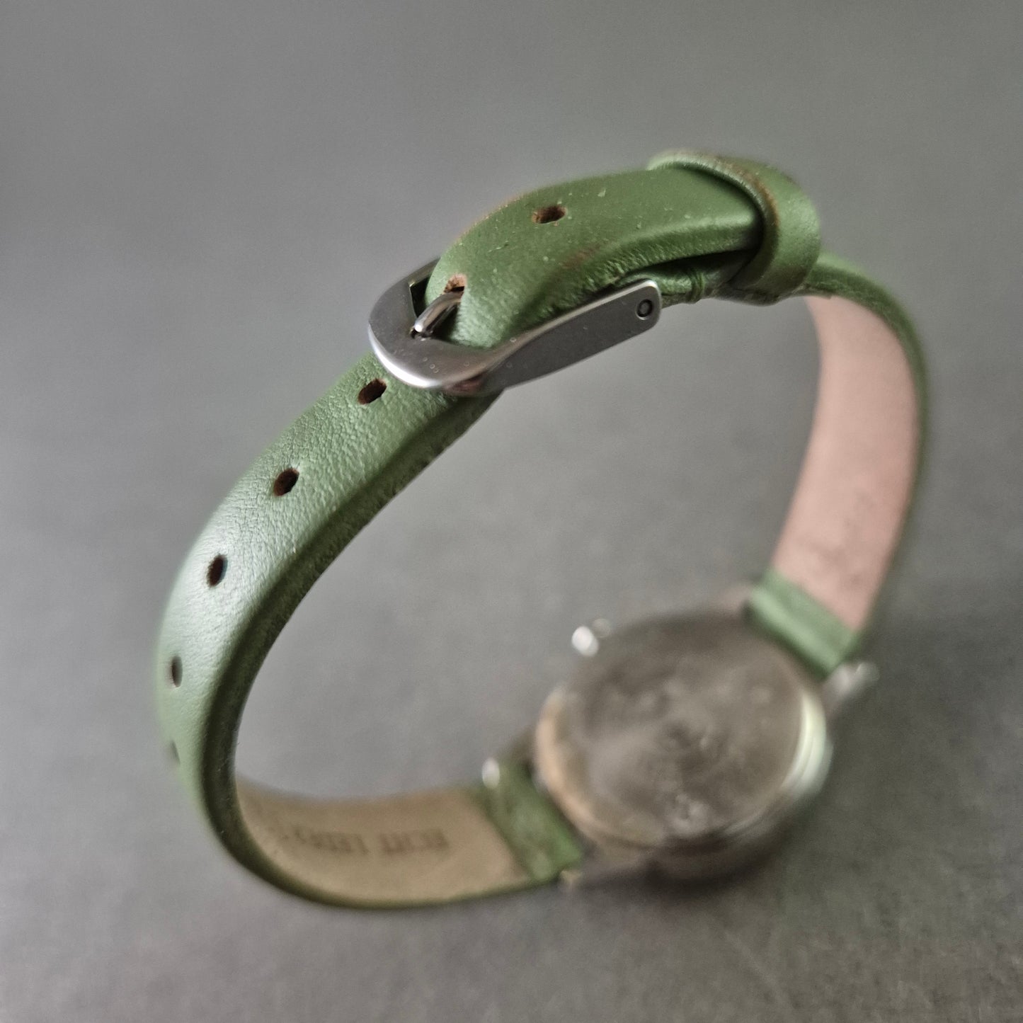 Citizen Damenarmbanduhr Eco-Drive – Frisches Design mit grünem Lederband