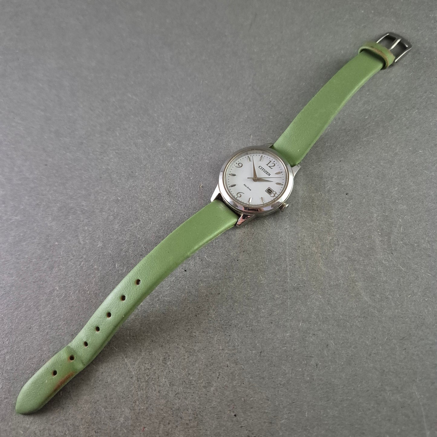 Citizen Damenarmbanduhr Eco-Drive – Frisches Design mit grünem Lederband