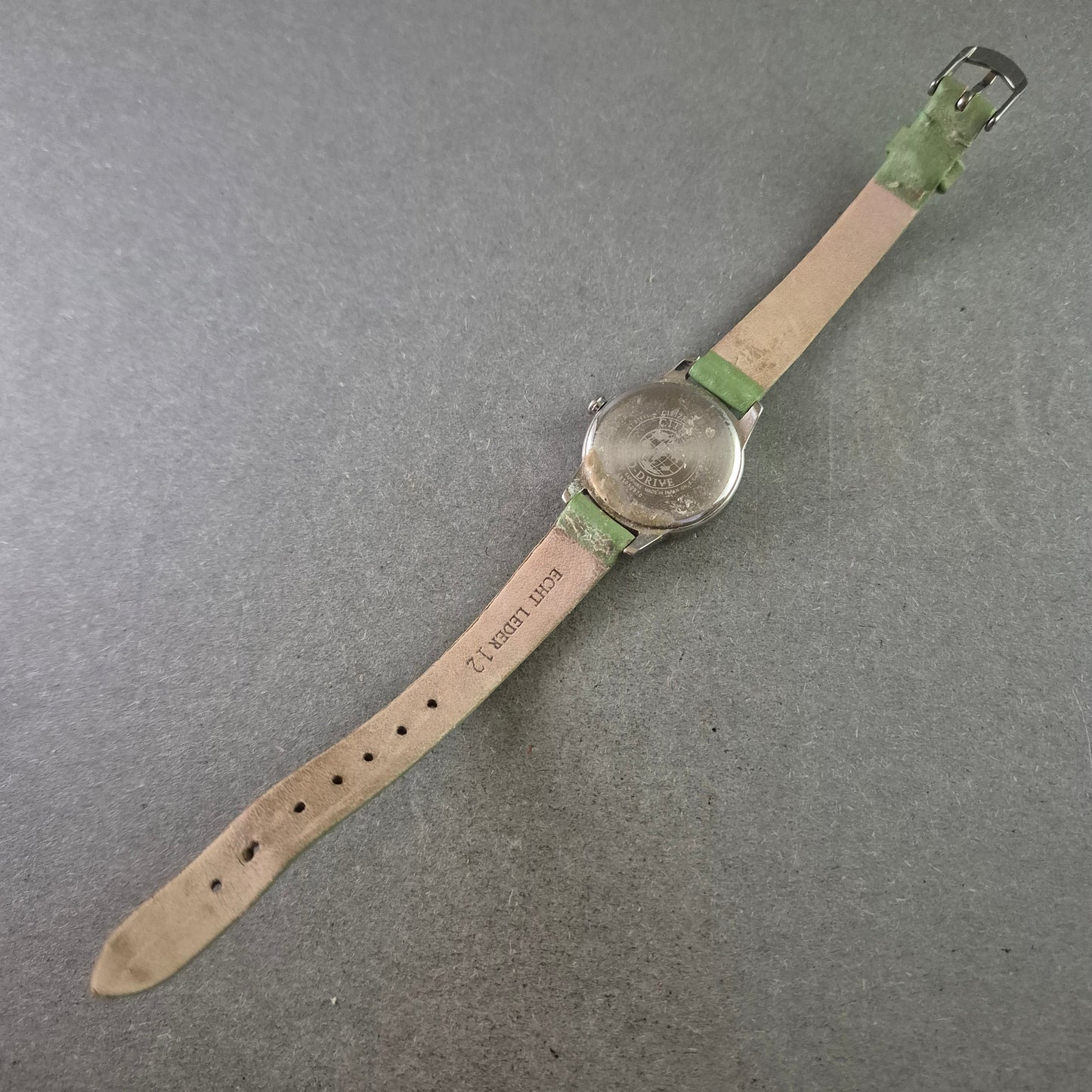 Citizen Damenarmbanduhr Eco-Drive – Frisches Design mit grünem Lederband