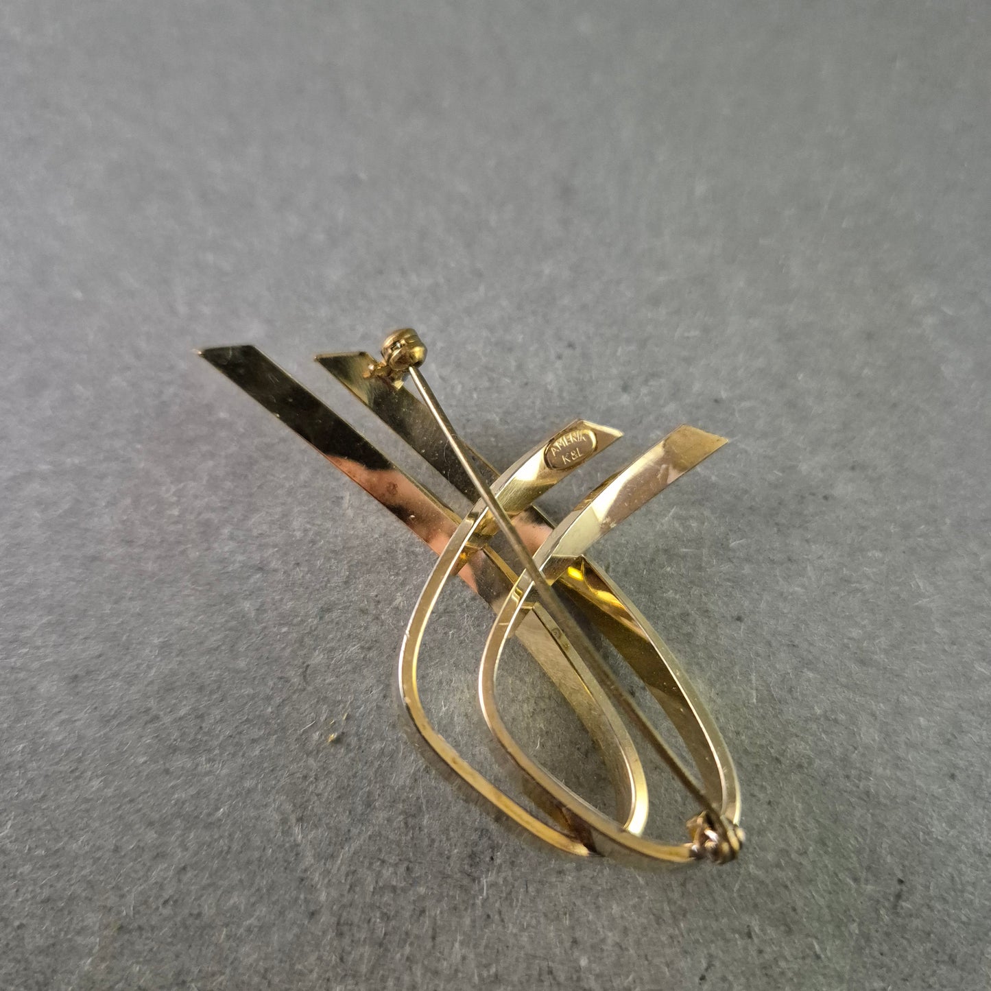 Vintage AMERIK K&L-Brosche – Eleganter Mid-Century Look in Goldoptik