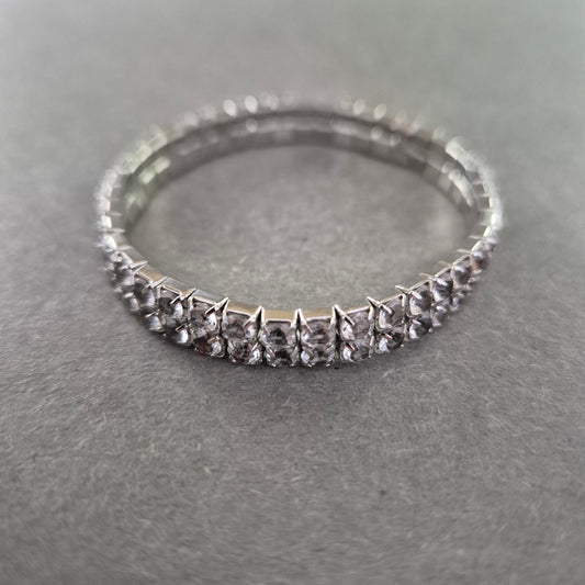 Elastisches Strassarmband in Silberoptik – Funkelnder Vintage-Schmuck