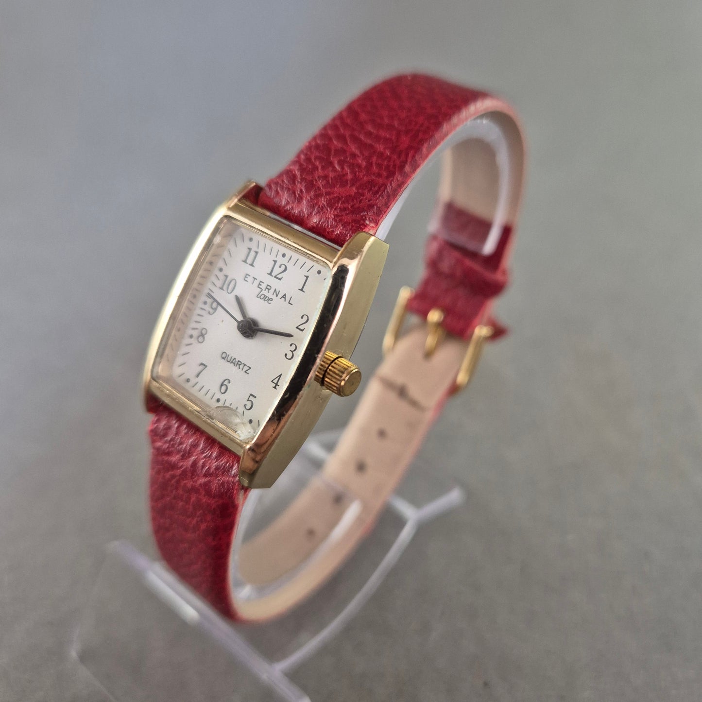 Eternal Love Damenarmbanduhr – Klassischer Look mit rotem Lederband