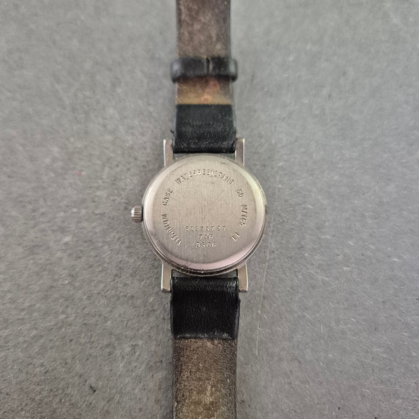 Schlichte GM Titan-Damenuhr – Klassisches Design für den Alltag