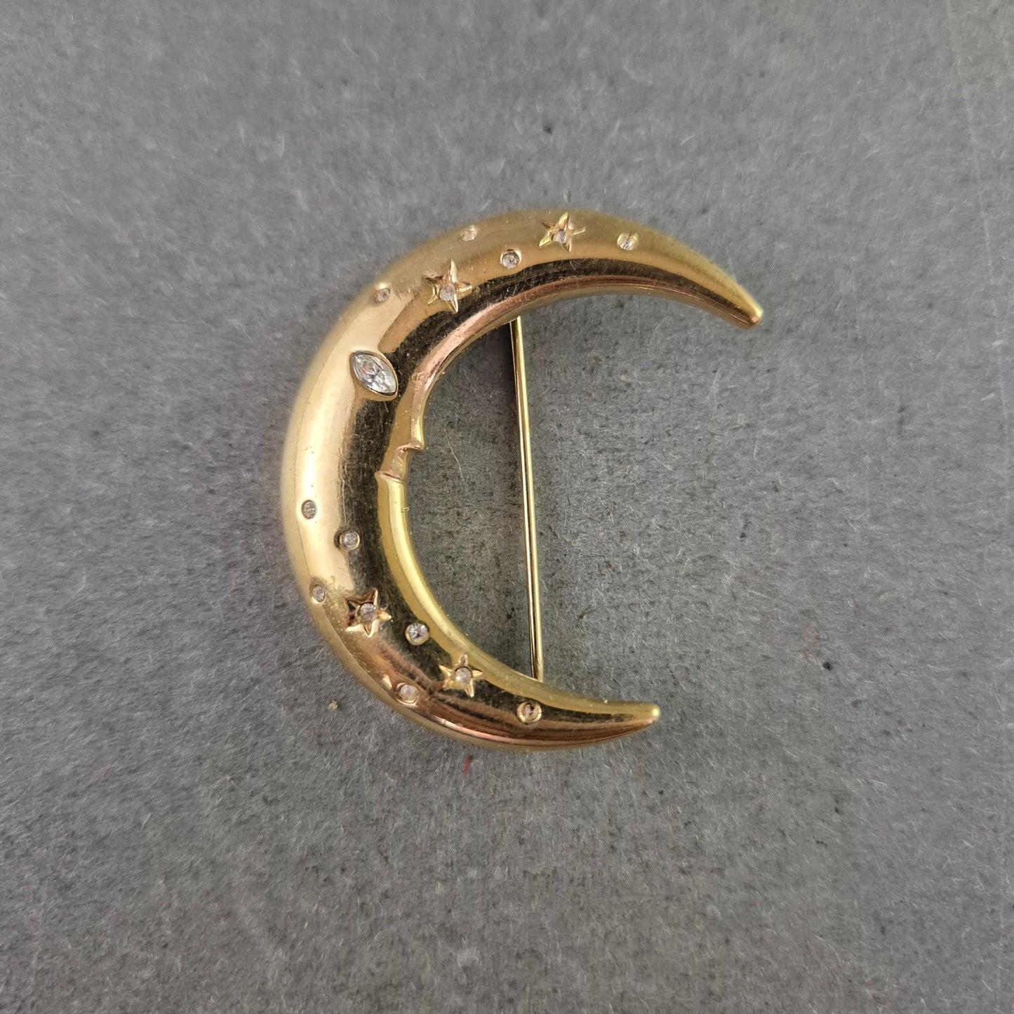 Vintage Brosche Mond & Sterne – Goldfarbener Nachthimmel-Look