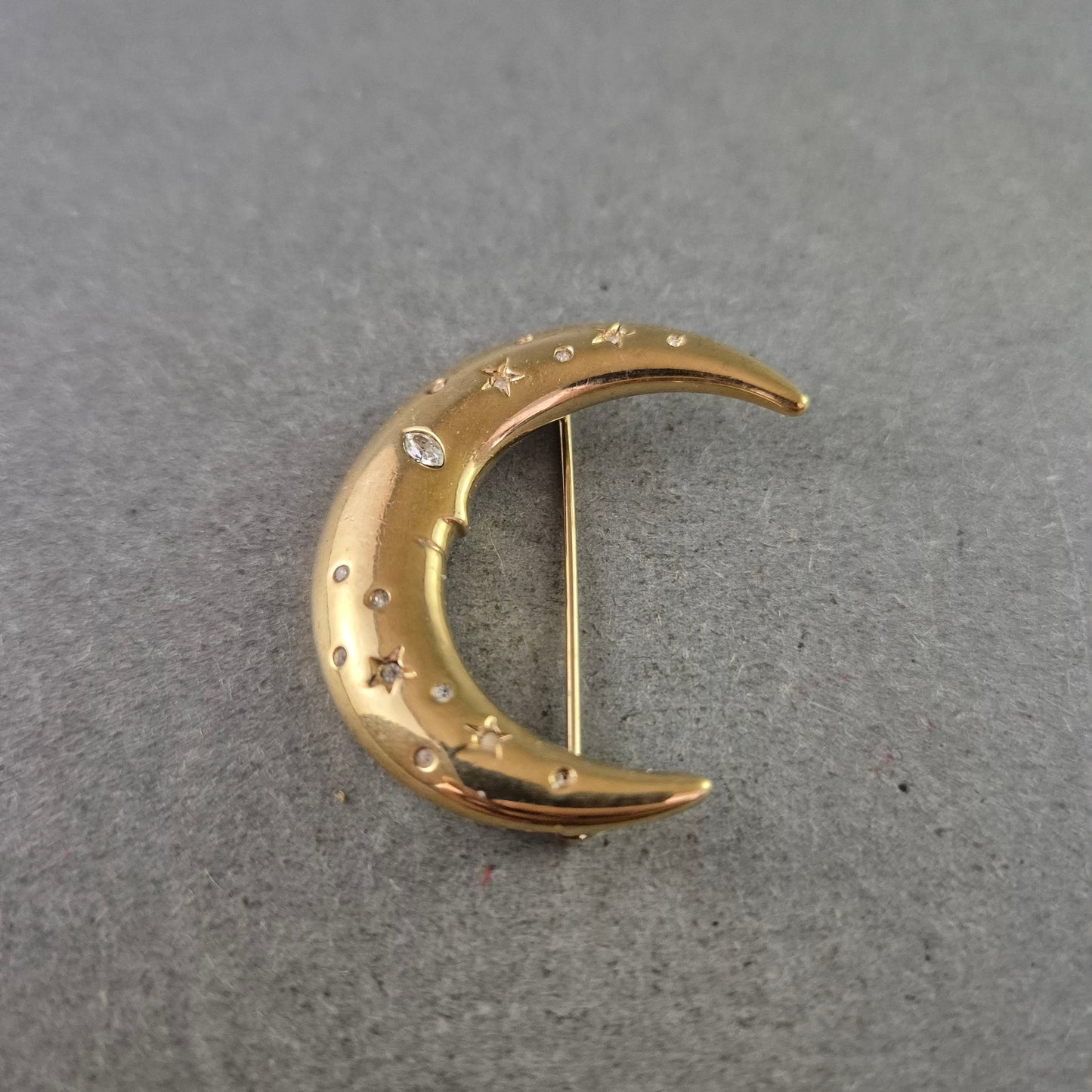 Vintage Brosche Mond & Sterne – Goldfarbener Nachthimmel-Look