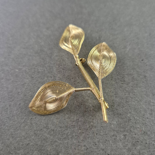 Filigrane Vintage-Brosche mit Blattmotiv – Handgewickelter Look