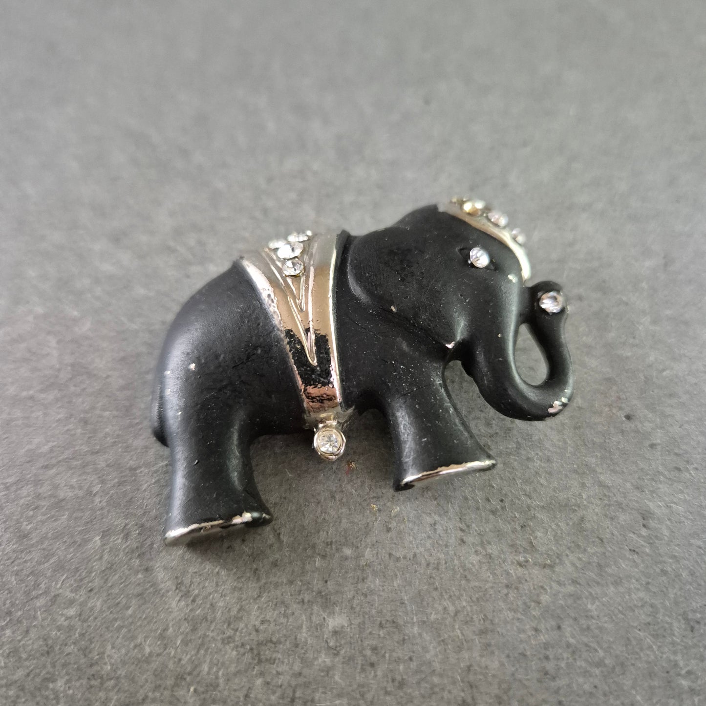 Vintage Brosche Elefant mit Strass – Schwarzer Look mit Glanzakzenten