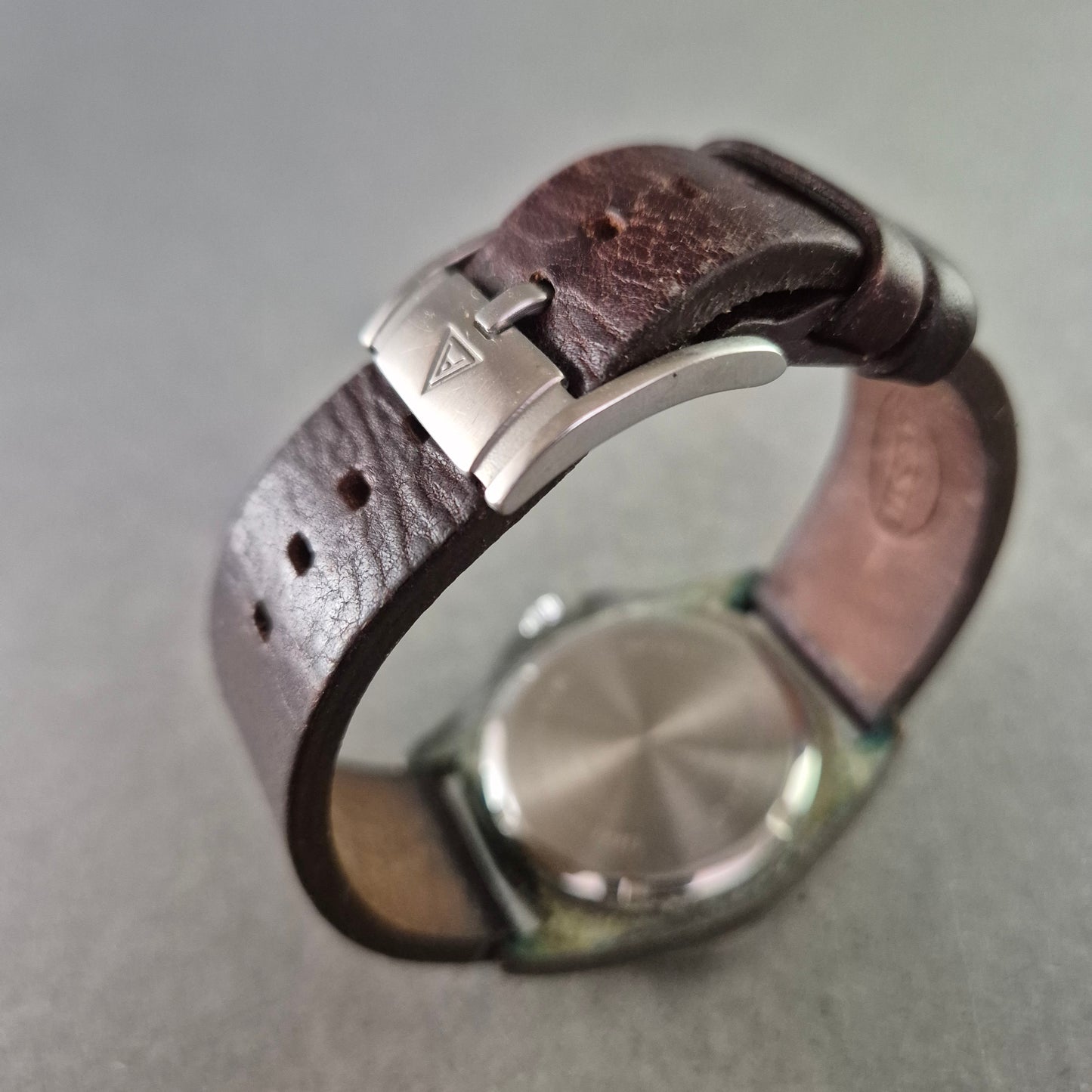 Spirit of Adventure Herrenarmbanduhr – Robuster Vintage-Look mit Lederband