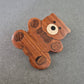 Handgemachte Holz-Brosche in Bärenform – Natürlich & verspielt