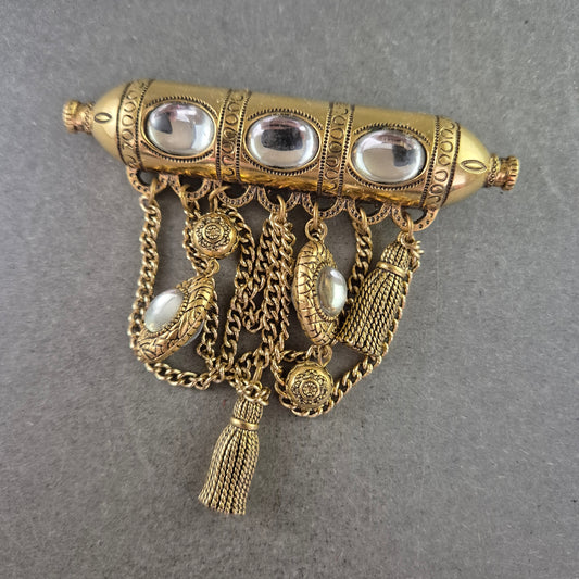 Opulente Vintage-Brosche mit Glaskabochons – Orient-inspiriertes Design
