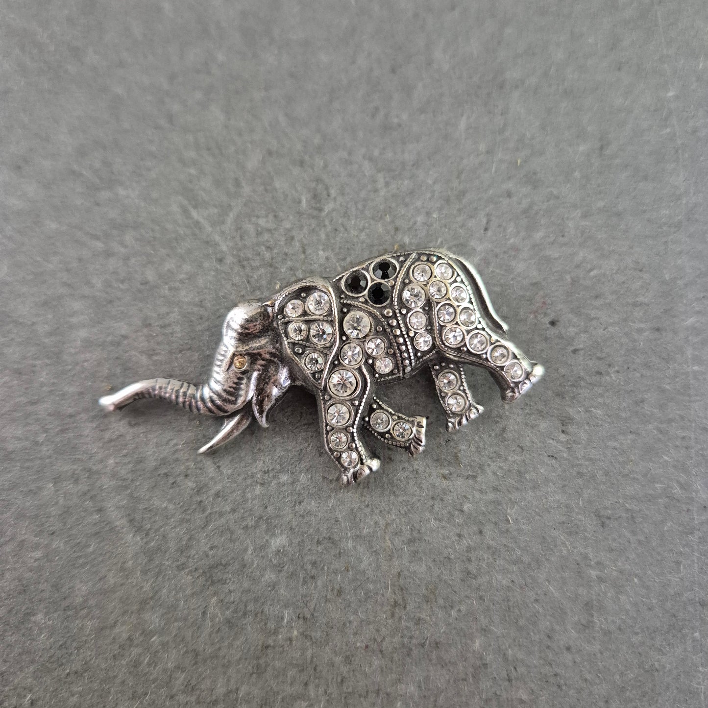 Niedliche Kinderarmbanduhr im Katzen-Design – Weißes Band & Goldgehäuse