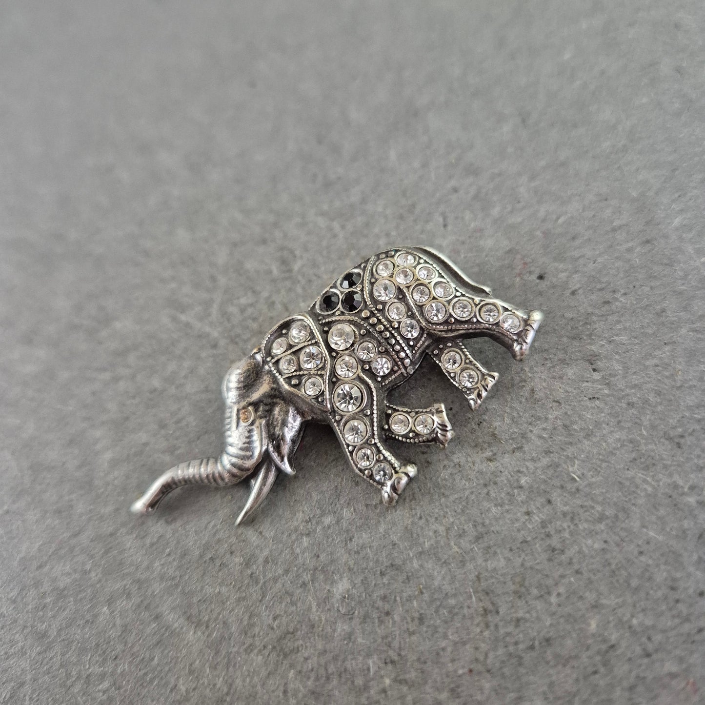 Niedliche Kinderarmbanduhr im Katzen-Design – Weißes Band & Goldgehäuse