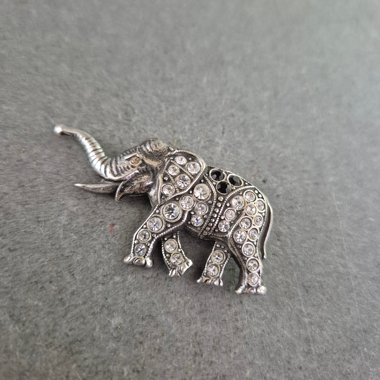 Niedliche Kinderarmbanduhr im Katzen-Design – Weißes Band & Goldgehäuse