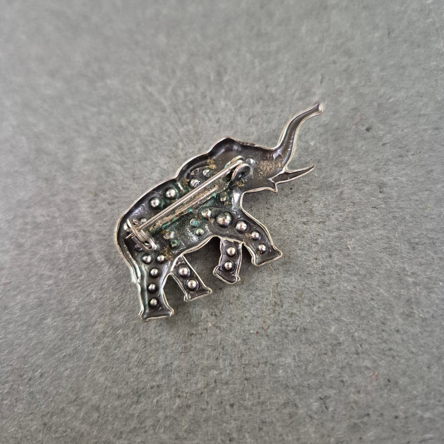 Niedliche Kinderarmbanduhr im Katzen-Design – Weißes Band & Goldgehäuse