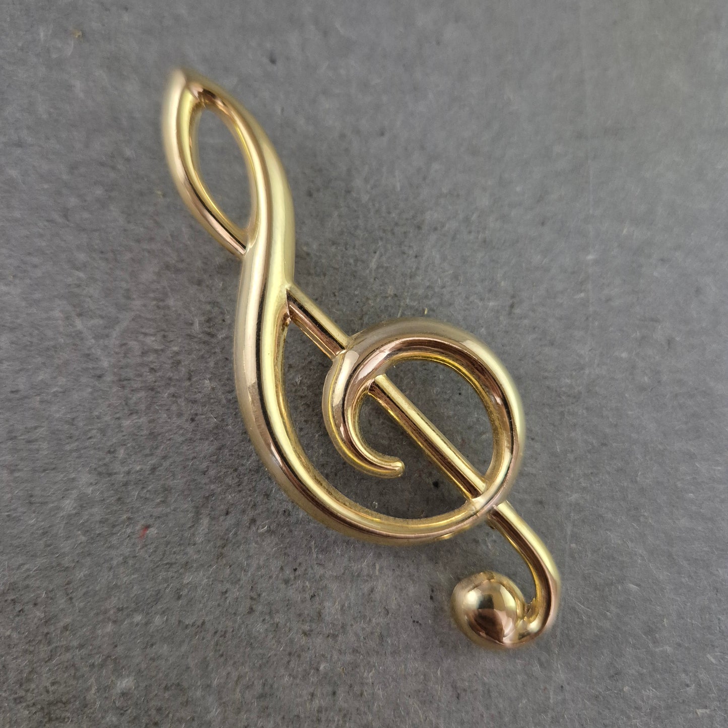 Vergoldete Brosche Violinschlüssel Form Elegantes Accessoire Musikliebhaber