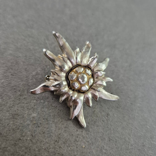 Vintage Edelweiss Brosche – Silberfarben mit Goldakzent