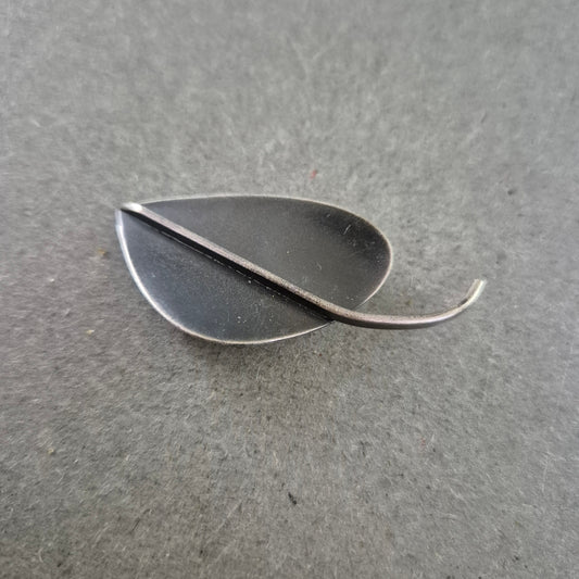 Vintage Blatt Brosche – Minimalistisches Design Silberfarben