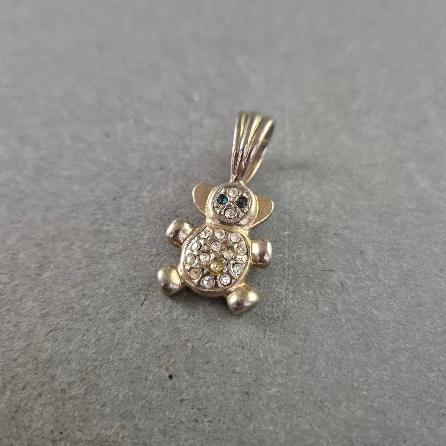 Niedlicher Vintage Teddybär Anhänger mit Strasssteinen