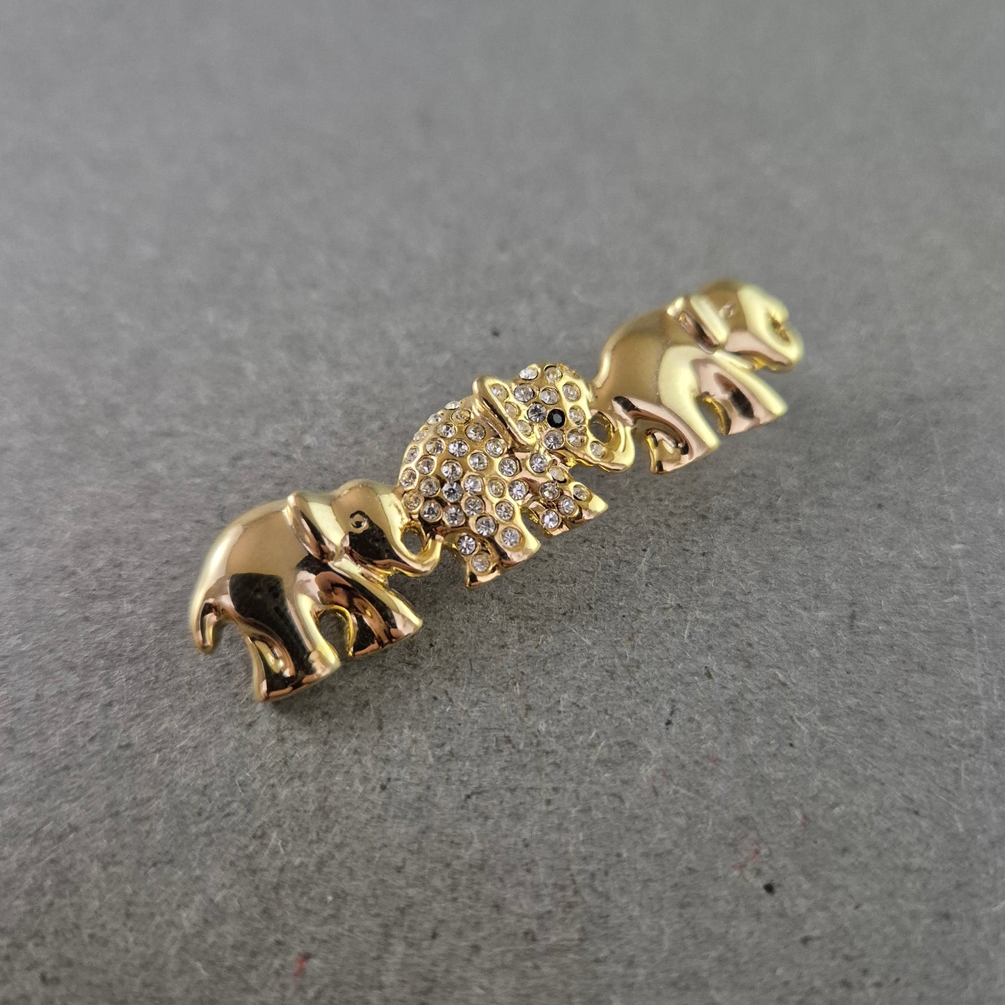 Vintage Elefanten Brosche – Glücksbringer Goldfarben & Strass