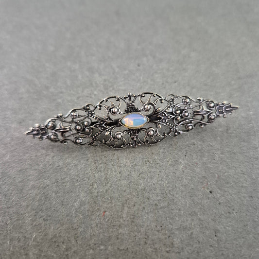Filigrane Vintage Brosche Silberfarben mit Opal Optik