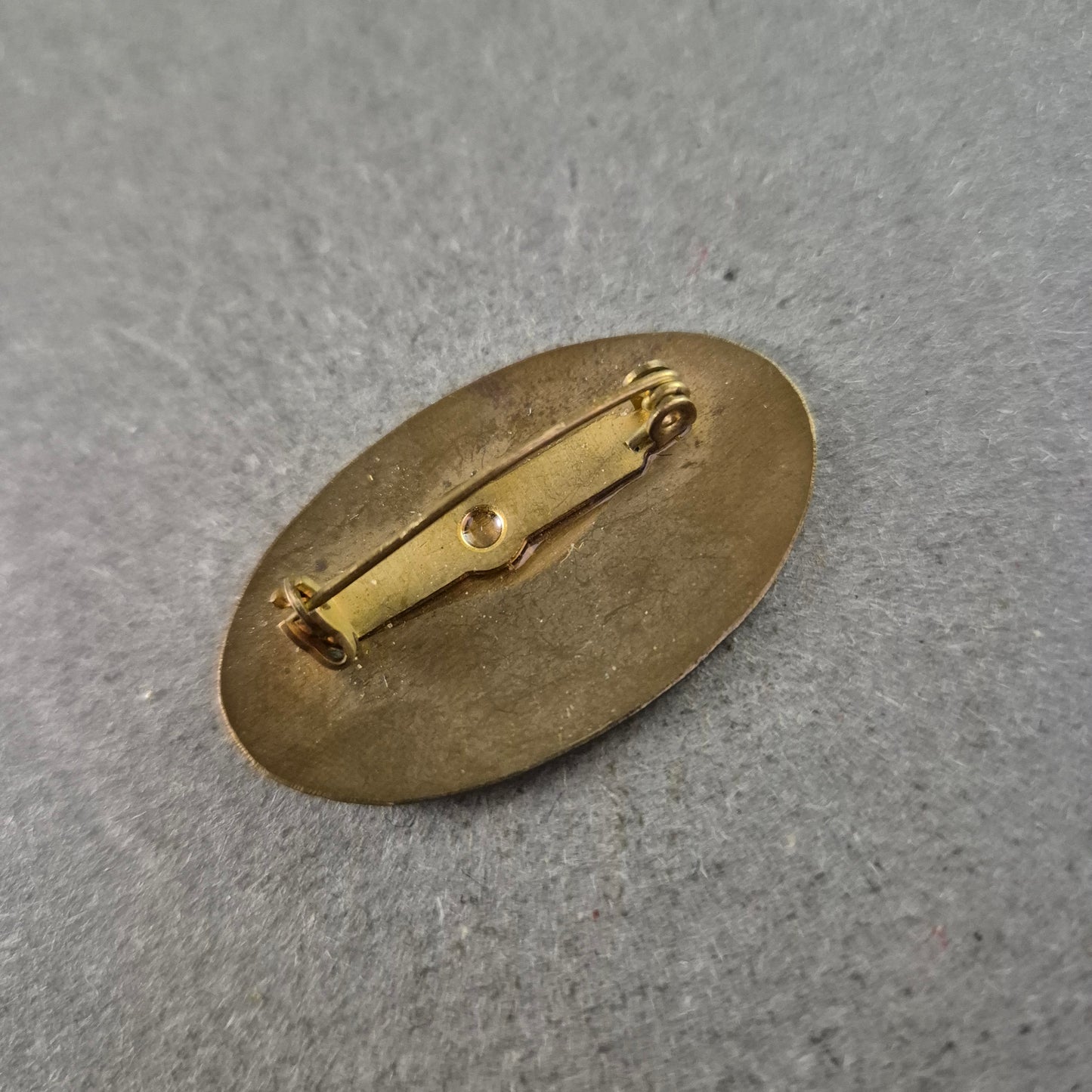 Vintage Brosche Landschaft – Oval Metall mit Ätzmotiv