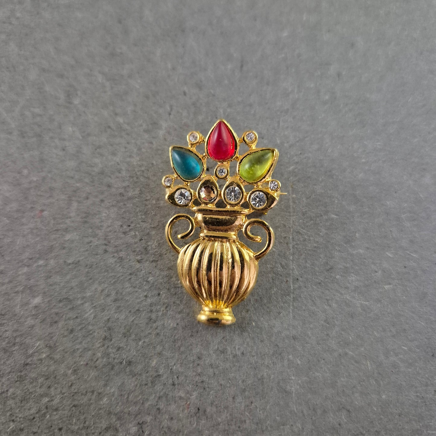 Vintage Brosche Blütenvase – Bunte Steine & Goldfarben