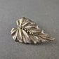 Elegante Vintage Blatt-Brosche aus Metall – Zeitloser Schmuck