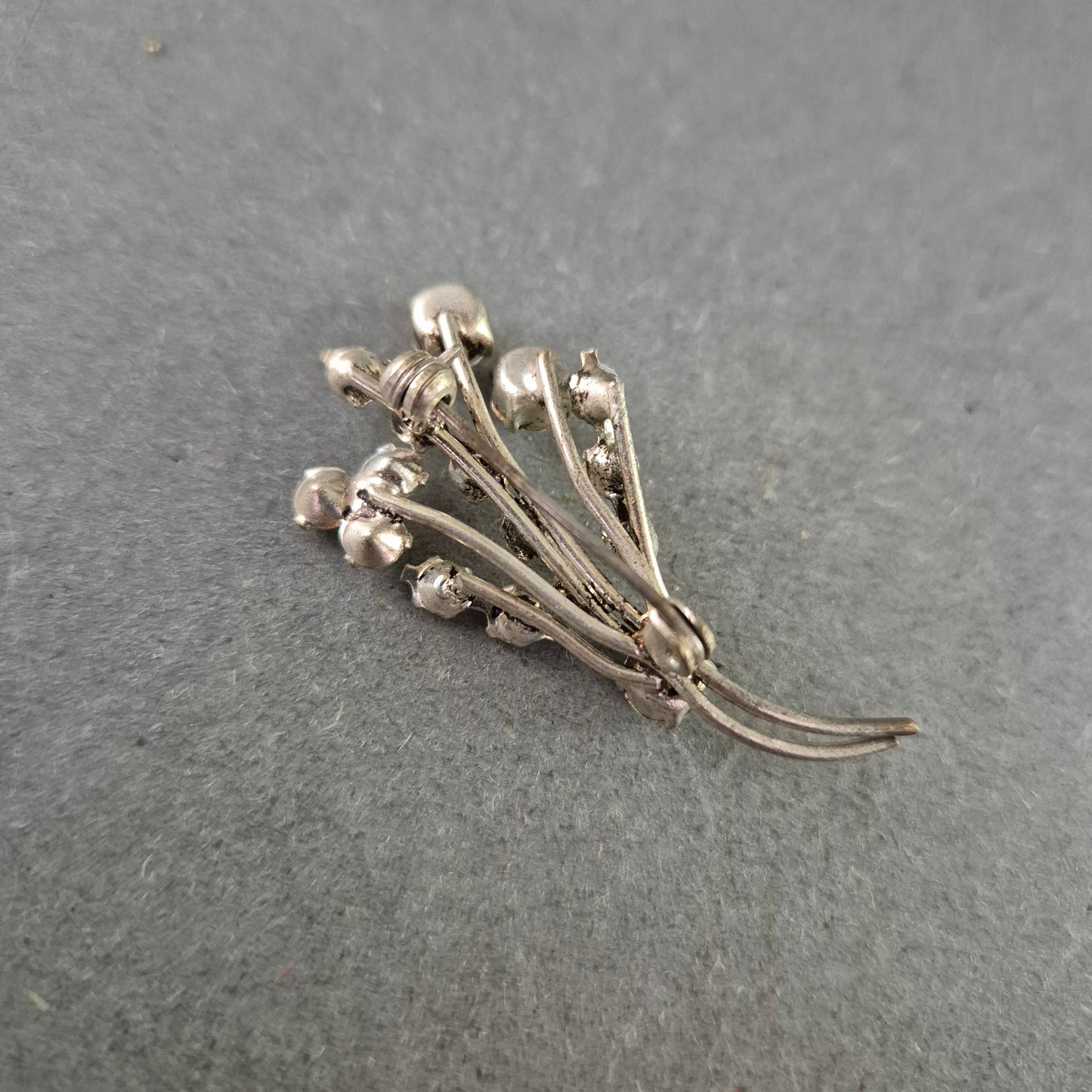 Glitzernde Vintage-Brosche mit Kristallstrass – Blumenstrauß-Design