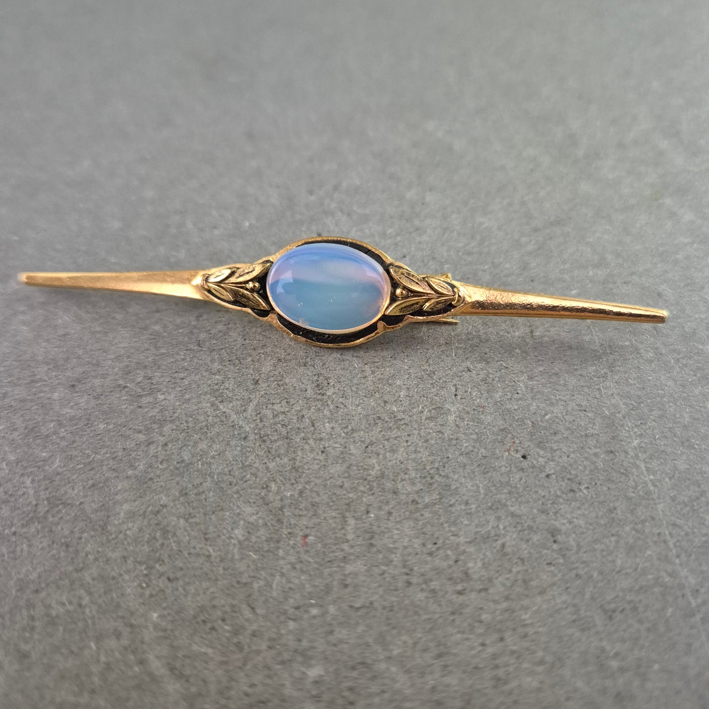 Elegante Vintage Brosche Goldfarben m. Ovalem Stein Opal Look