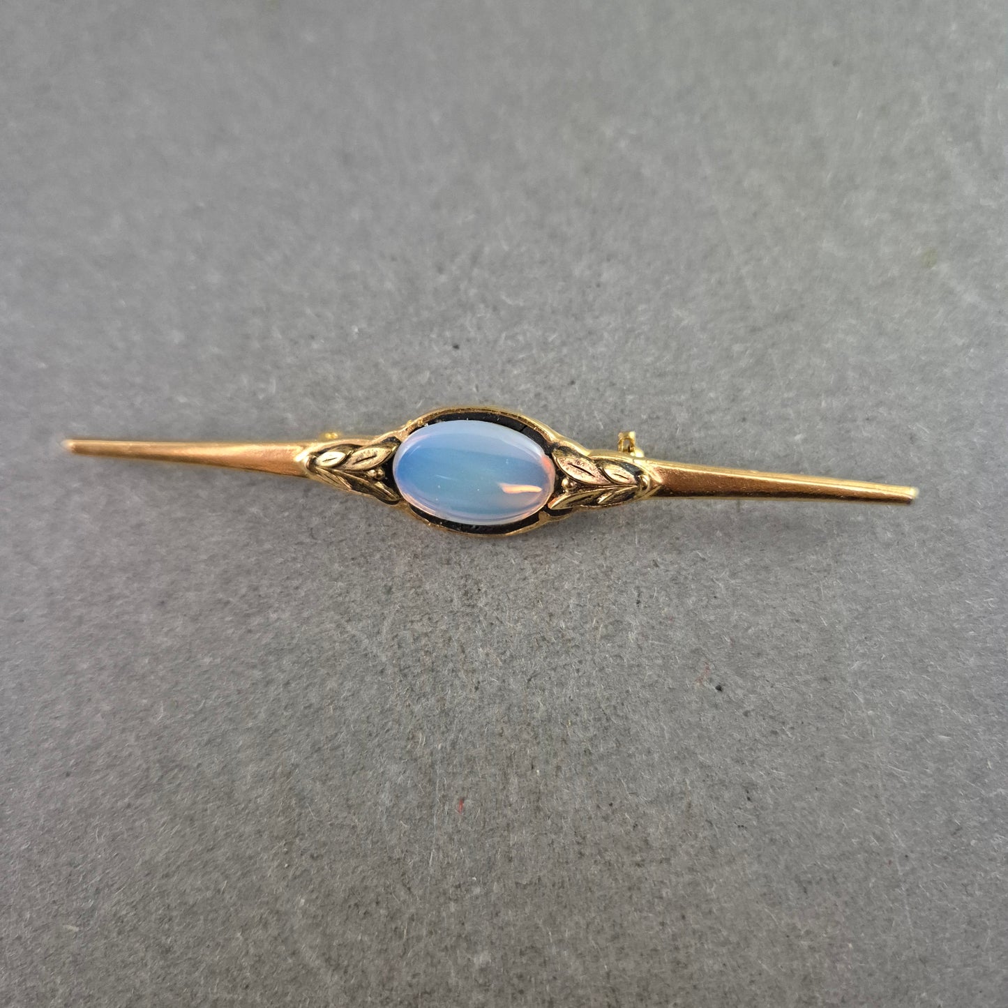 Elegante Vintage Brosche Goldfarben m. Ovalem Stein Opal Look