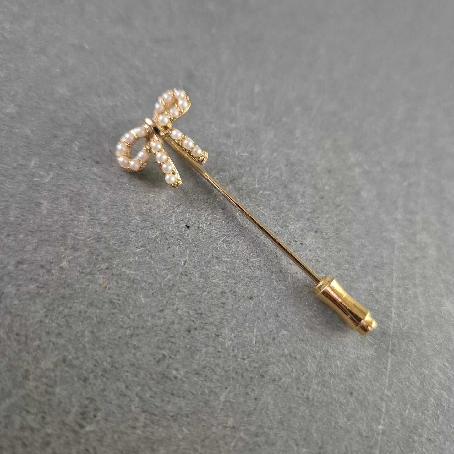 Kleine Vintage Schleifen Stecknadel Gold – Chic