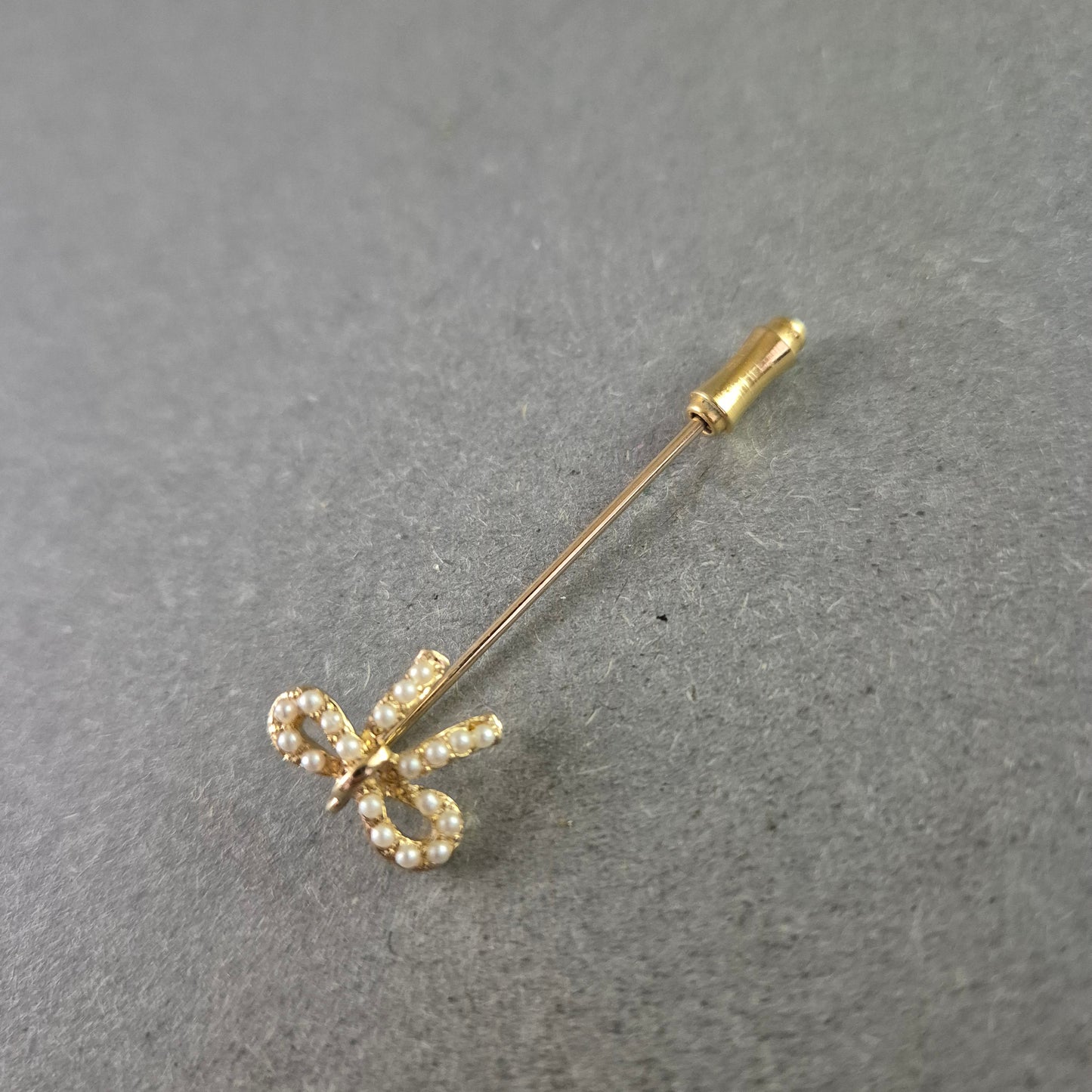 Kleine Vintage Schleifen Stecknadel Gold – Chic