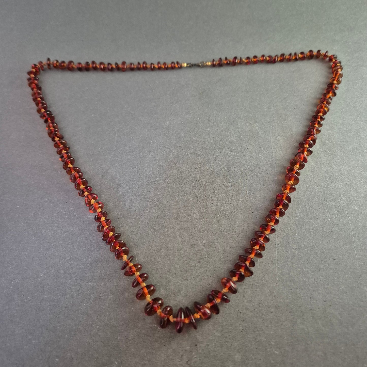 Klassische Bernstein-Kette – Natürliche Eleganz in warmem Cognacton