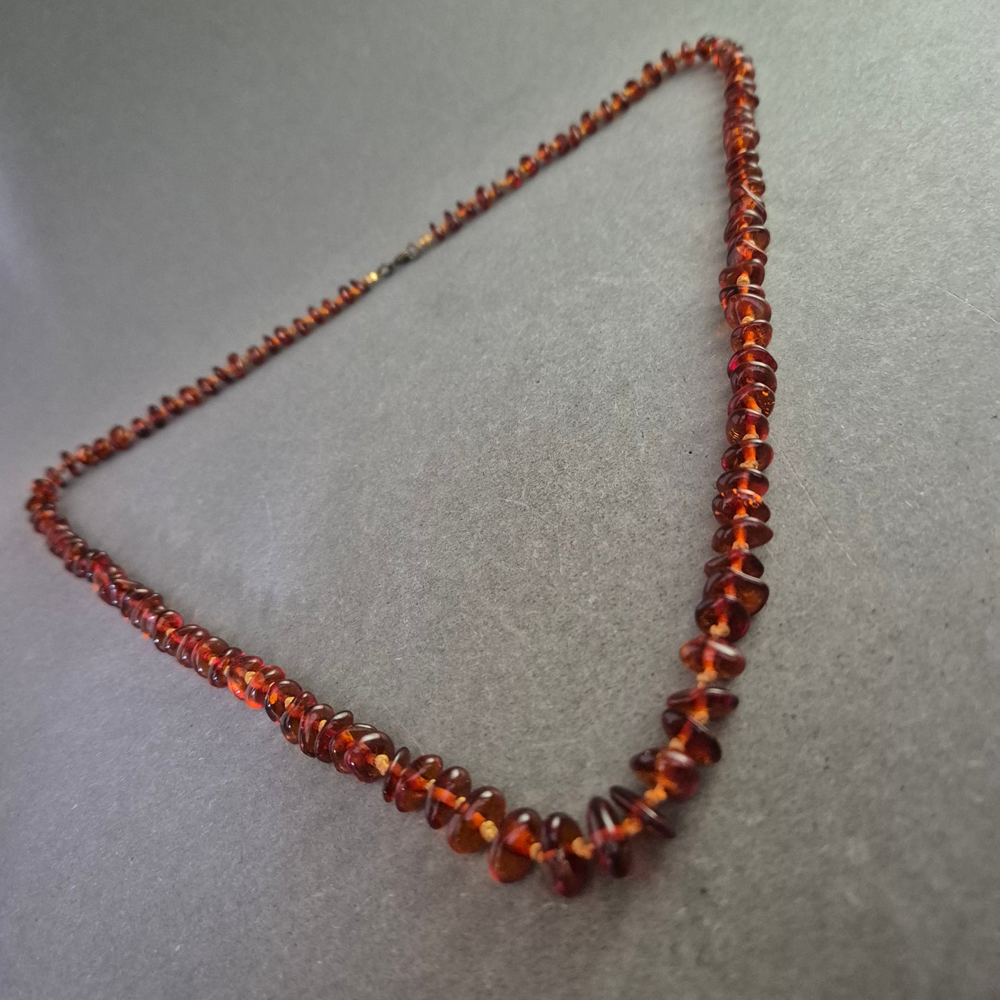 Klassische Bernstein-Kette – Natürliche Eleganz in warmem Cognacton