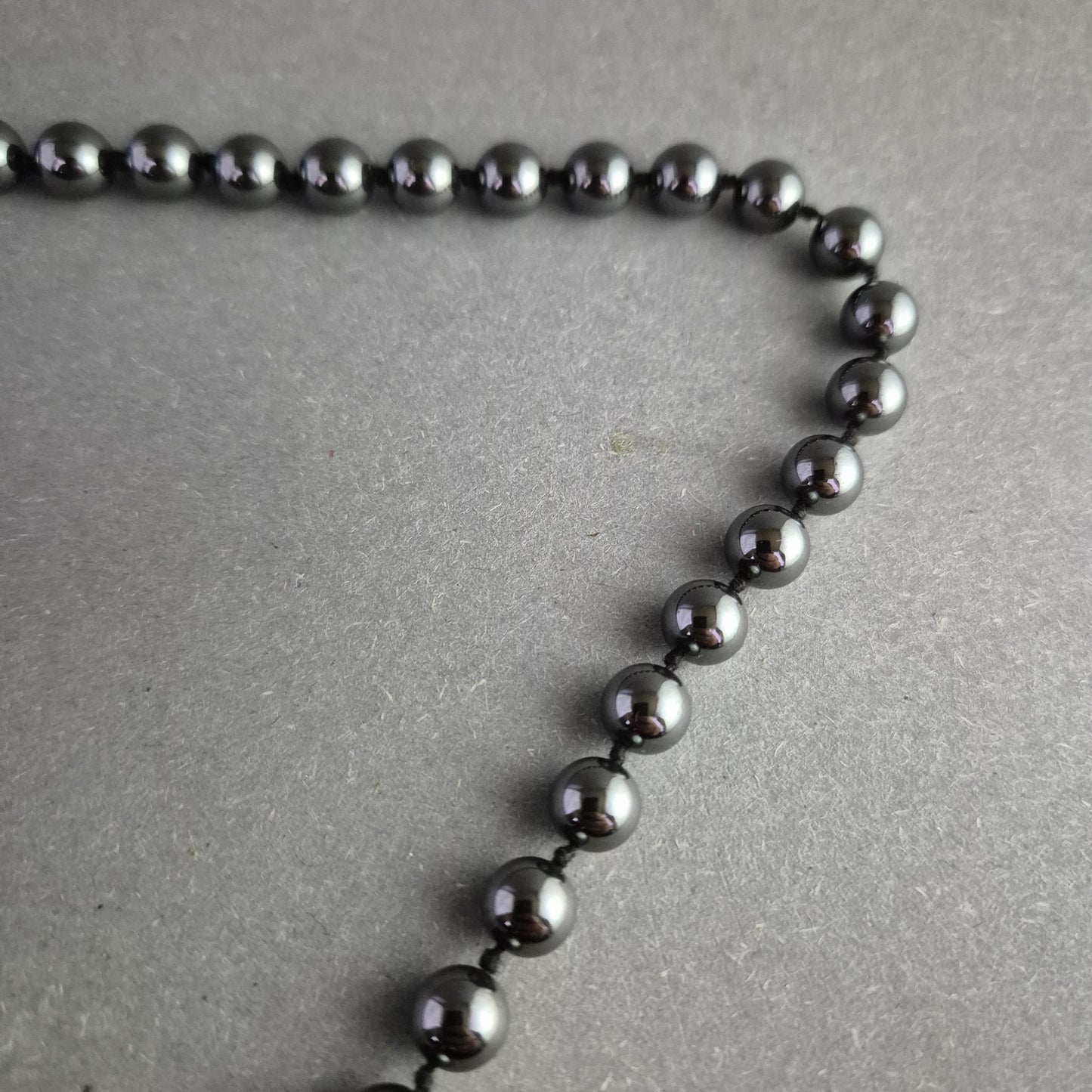 Elegante Hämatit Halskette – Klassische Kugelform in Schwarzglanz