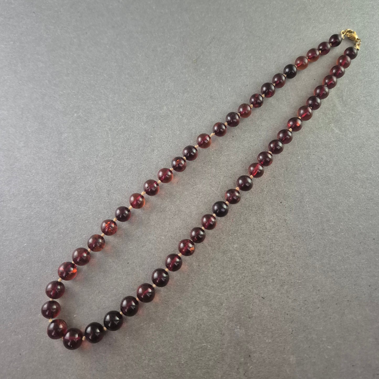 Klassische Bernstein Halskette – Honigfarbene Perlen mit Glanz