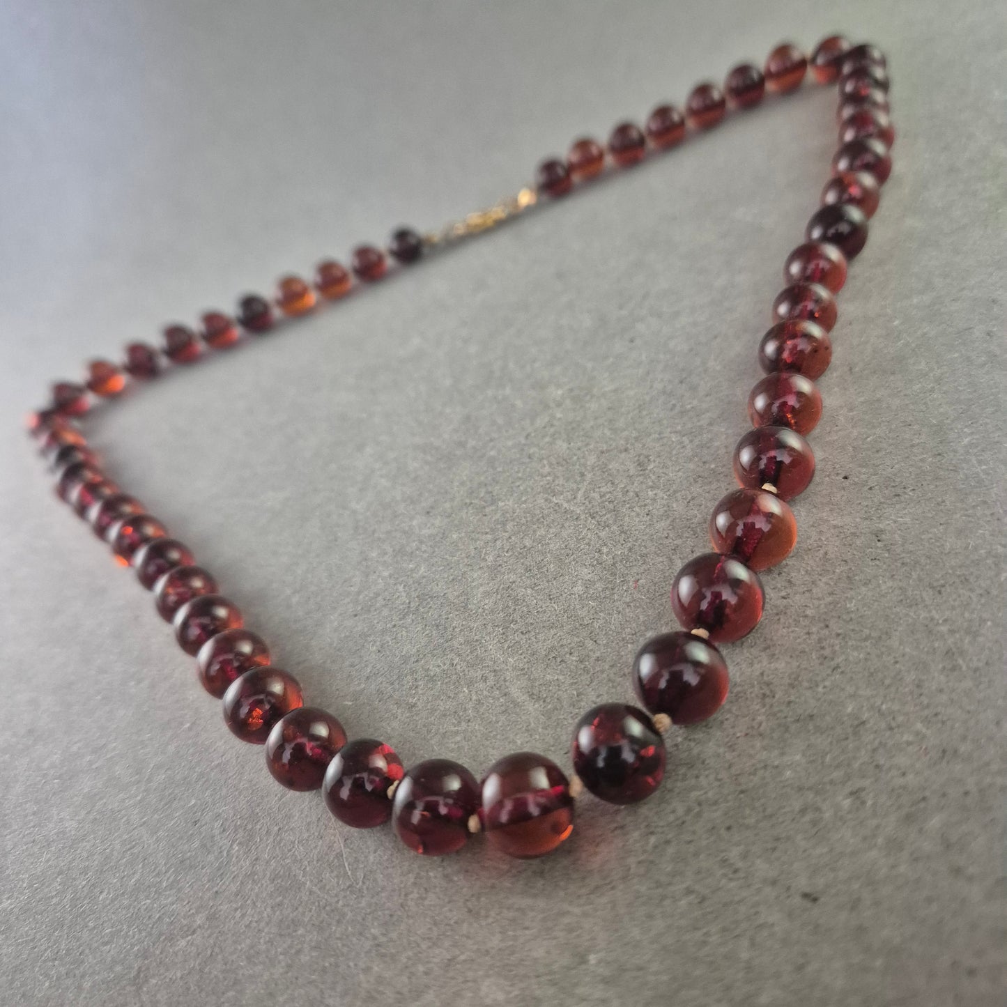 Klassische Bernstein Halskette – Honigfarbene Perlen mit Glanz