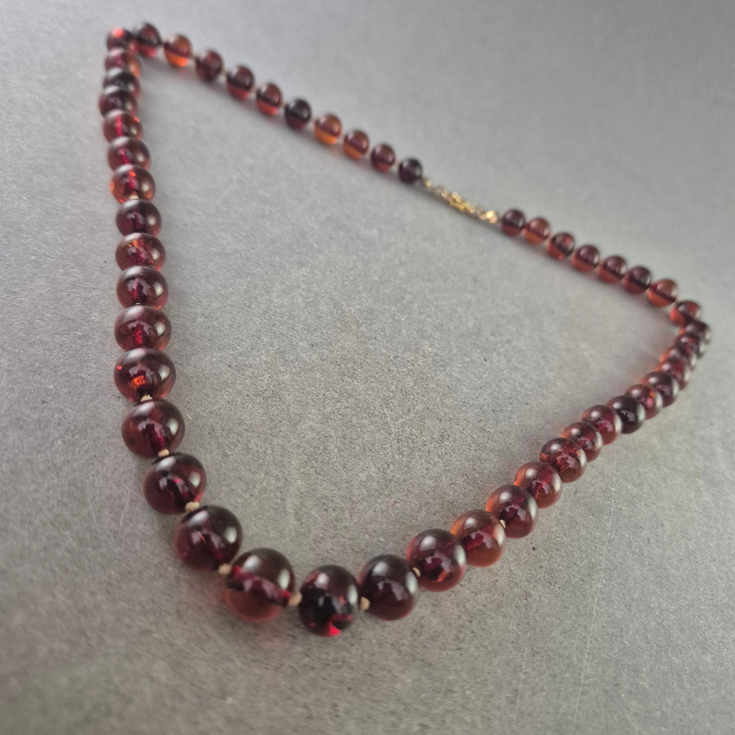 Klassische Bernstein Halskette – Honigfarbene Perlen mit Glanz