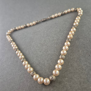 Perlen Halskette filigranen Zwischenelementen Eleganter Vintage-Stil