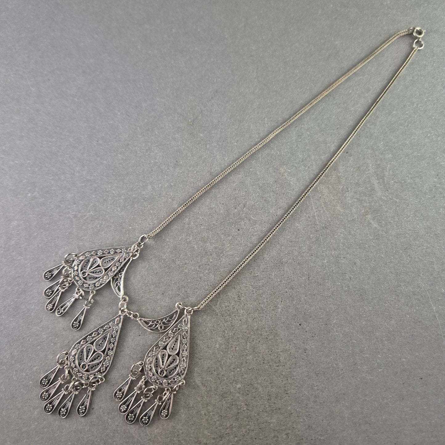 Orientalisch inspirierte Statement Halskette – Filigranes Silberdesign