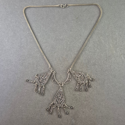 Orientalisch inspirierte Statement Halskette – Filigranes Silberdesign