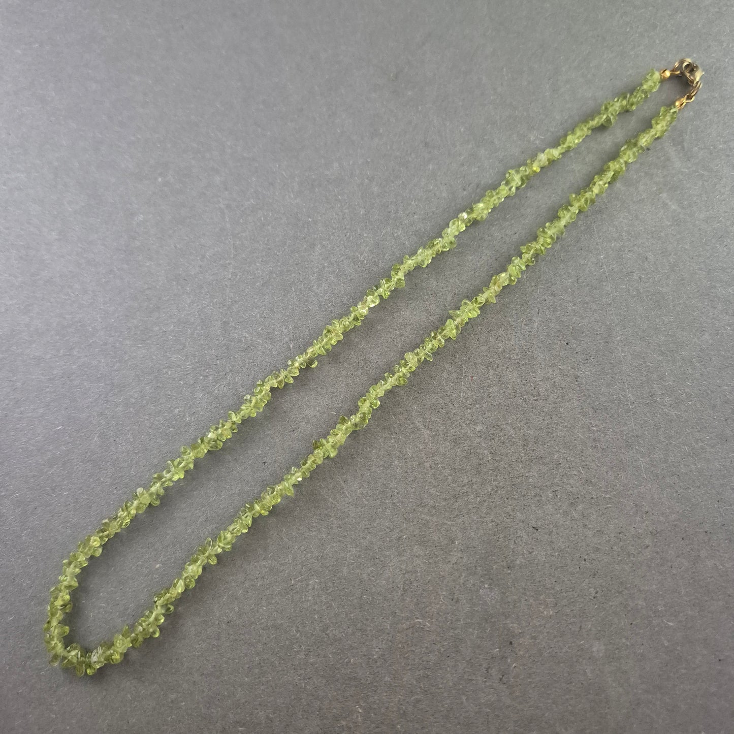 Feine grüne Stein Halskette – Natürlicher Look mit Edelsteinoptik