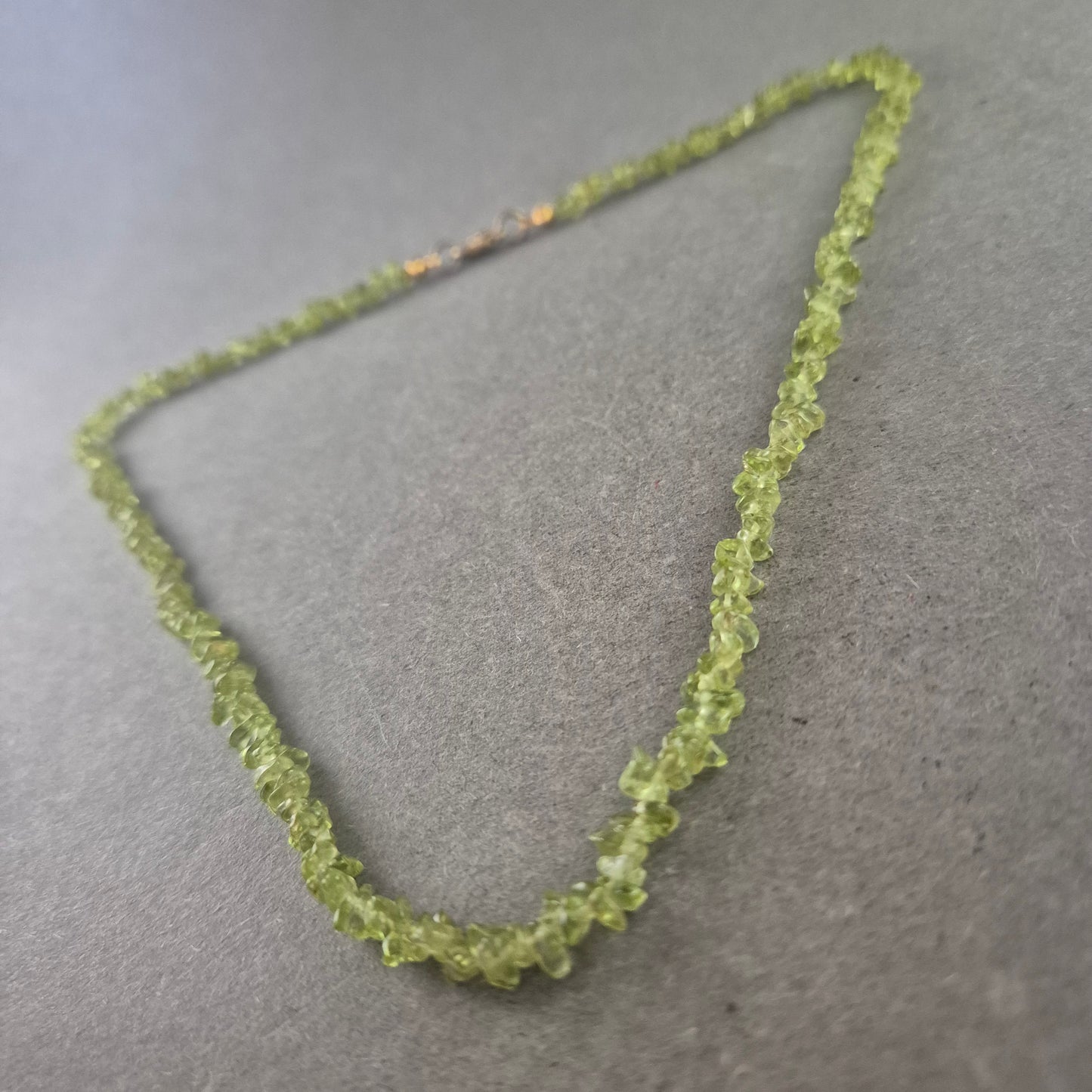 Feine grüne Stein Halskette – Natürlicher Look mit Edelsteinoptik