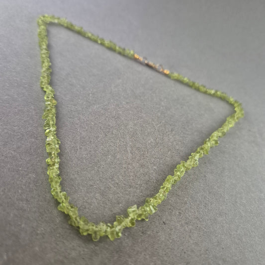 Feine grüne Stein Halskette – Natürlicher Look mit Edelsteinoptik