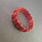 Rotes Naturstein Armband – Elastisch und ausdrucksstark