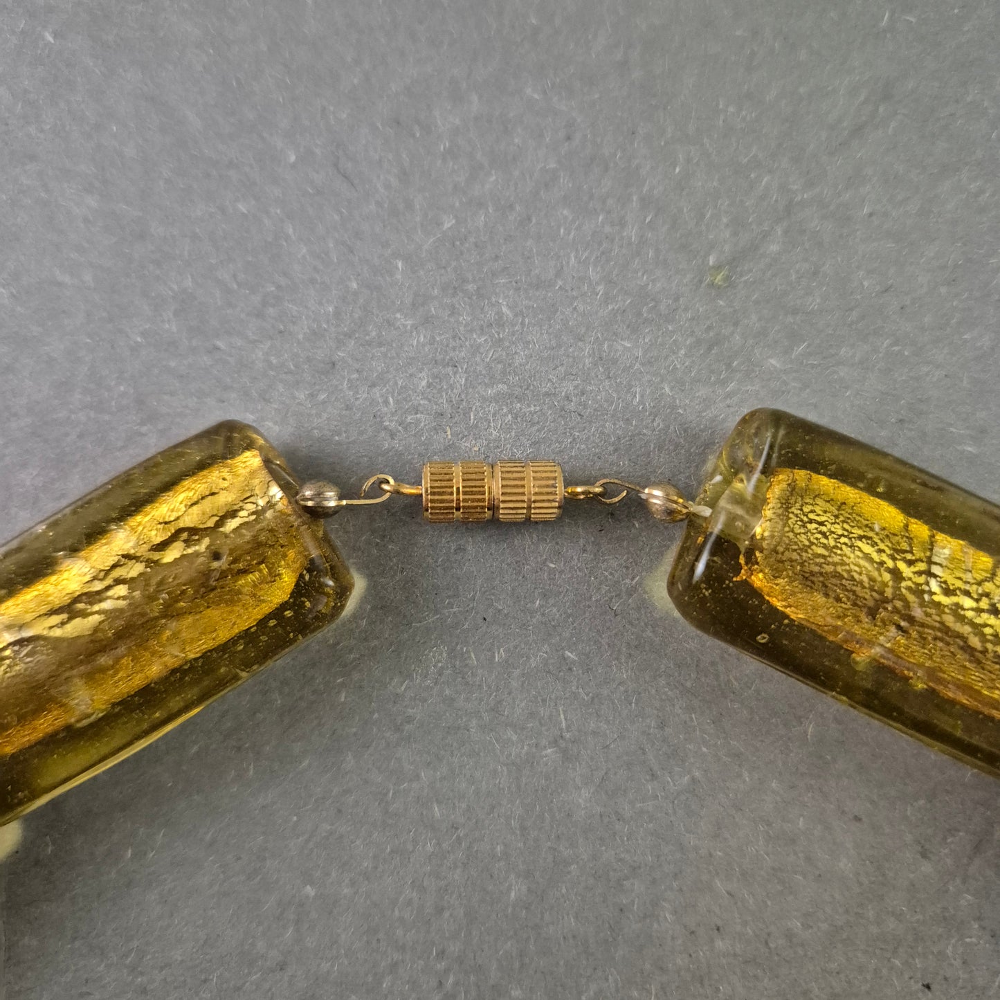 Goldgelbe Glas Halskette – Handgefertigt im Vintage-Stil