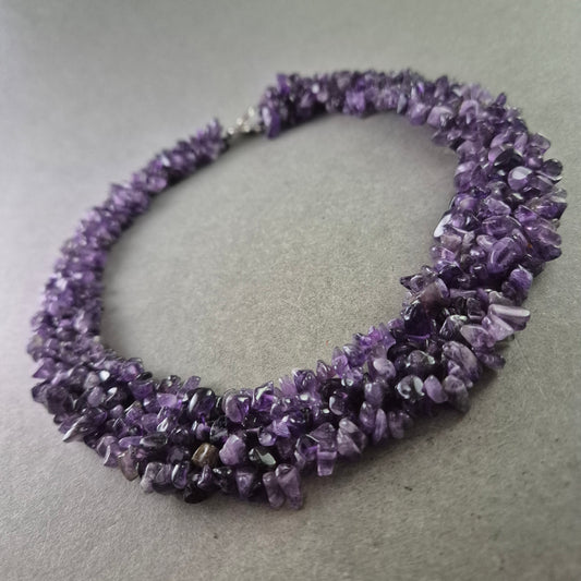 Amethyst Splitter Halskette – Dreireihiges Design in Violett