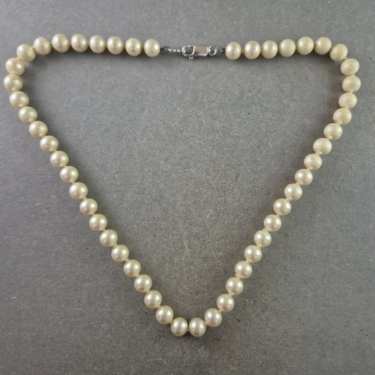 Klassische Perlen Halskette – Eleganter Vintage-Look in Creme